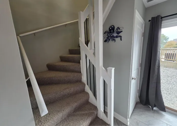 3br 2bth Waterfront Vacation On Riverwalk To Downtown With Pier