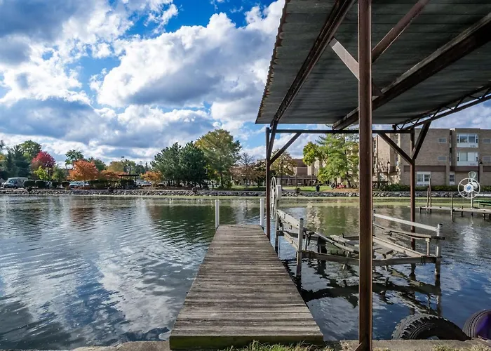 3br 2bth Waterfront Vacation On Riverwalk To Downtown With Pier McHenry