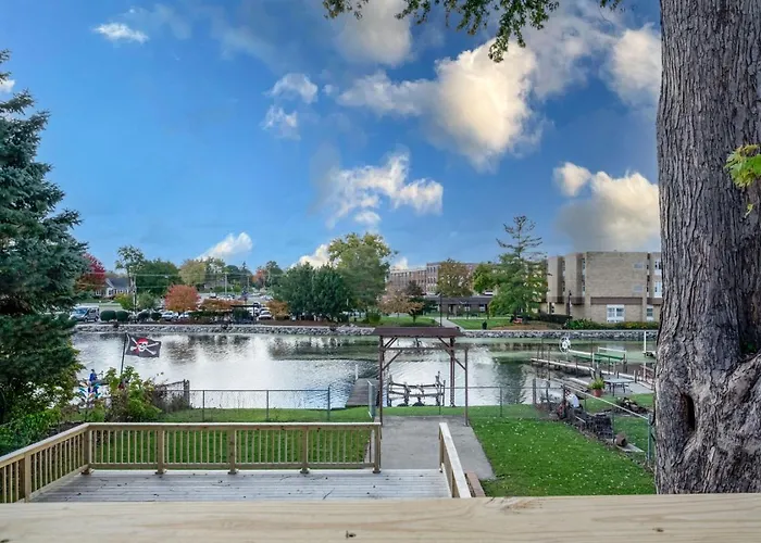 3br 2bth Waterfront Vacation On Riverwalk To Downtown With Pier *