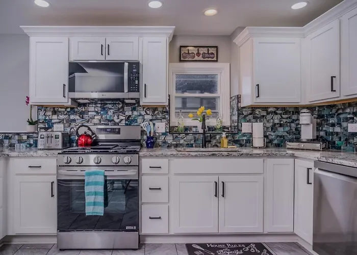 Holiday home 3br 2bth Waterfront Vacation On Riverwalk To Downtown With Pier