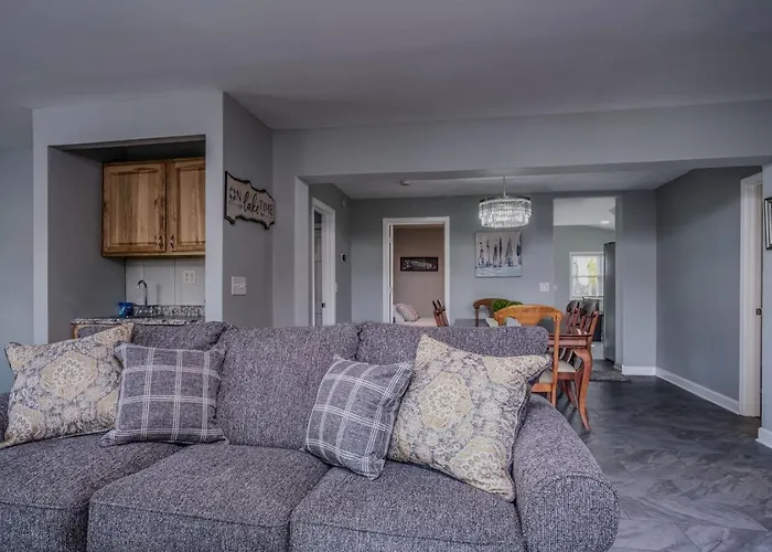 3br 2bth Waterfront Vacation On Riverwalk To Downtown With Pier *