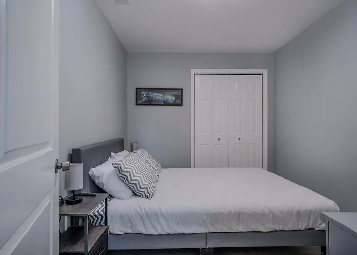 3br 2bth Waterfront Vacation On Riverwalk To Downtown With Pier Holiday home McHenry